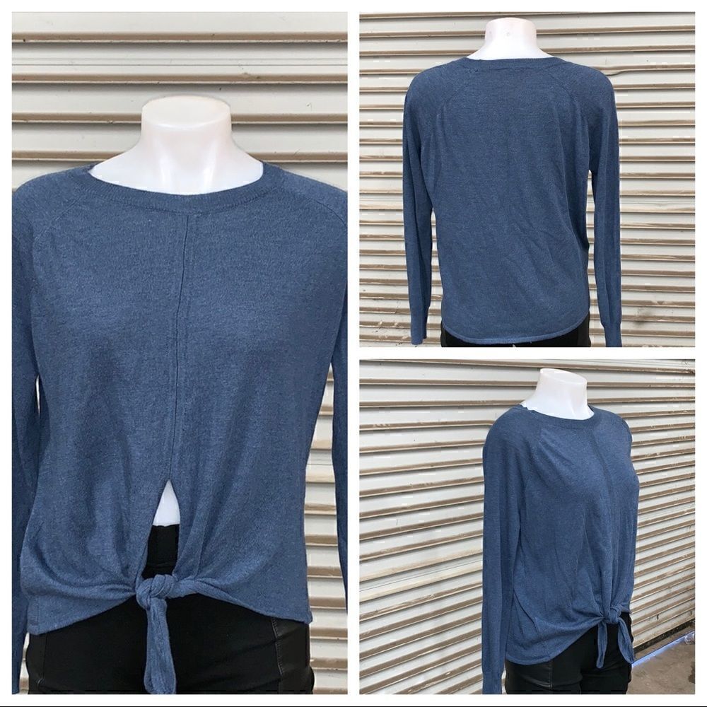 Poof size medium knitted in front sweater